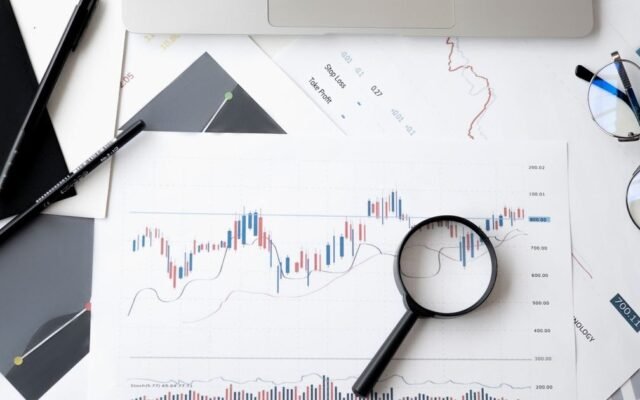 Ibovespa sobe e dólar cai a R$ 5,18: o que aconteceu