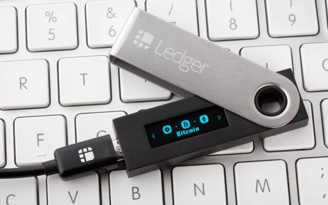 Golpe da carteira cripto lacrada com eSIM: como evitar