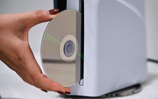 PS5 desbloqueado já roda disco de PS2: como funciona